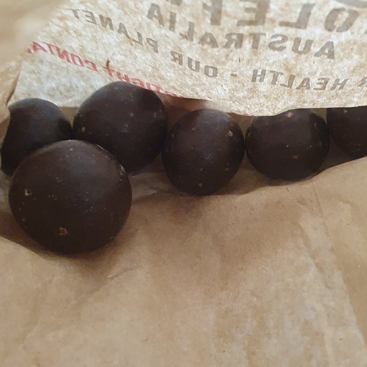 photo of Scoop Wholefoods Dark Chocolate Cranberries shared by @mushroomtarian on  05 May 2024 - review