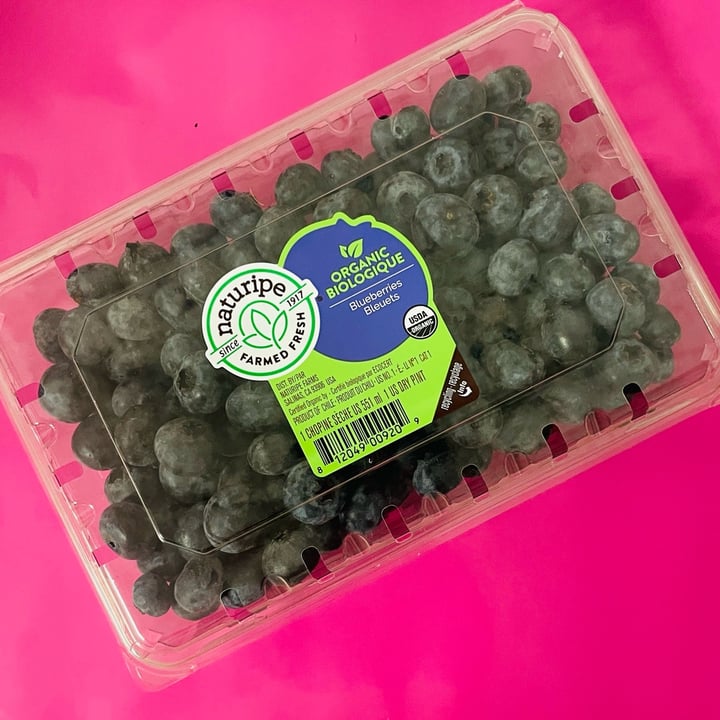 photo of Naturipe Farmed Fresh  ORGANIC BIOLOGIQUE Blueberries Bleuets shared by @teddyapple on  25 Mar 2024 - review