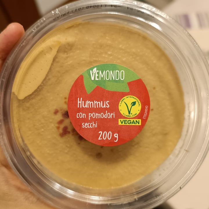 photo of Vemondo hummus con pomodori secchi shared by @laicasarde on  26 May 2024 - review
