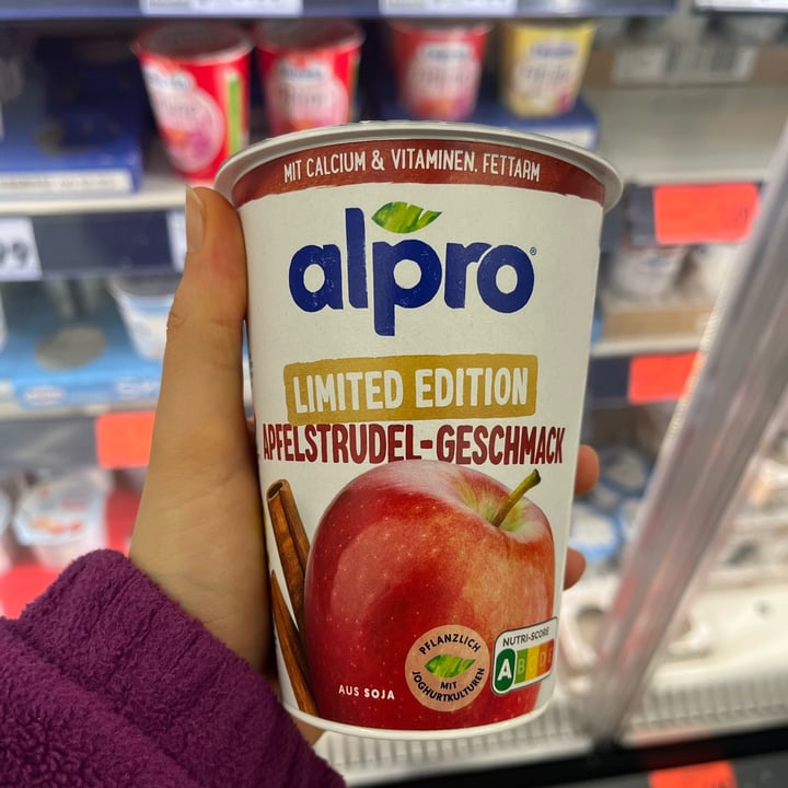 photo of Alpro Apfelstrudel-Geschmack (Limited Edition) shared by @giuliazecchini on  22 Nov 2023 - review
