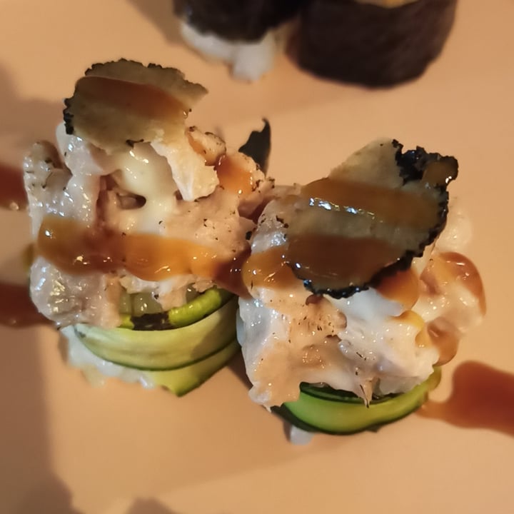 photo of Sushi Meshi Zucchine, salmone e tartufo shared by @metalcricia on  09 Aug 2024 - review