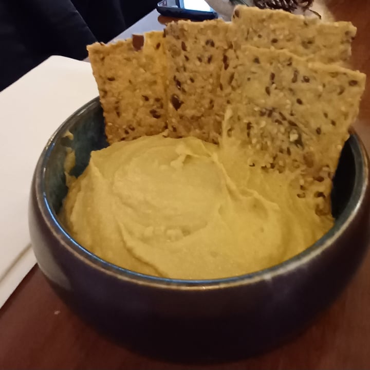 photo of Samsara e Volta Rossa Hummus e crackers shared by @miocillo0 on  07 Jan 2024 - review