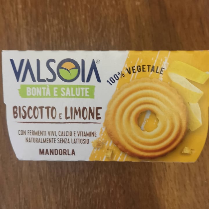 photo of Valsoia yogurt biscotto e limone shared by @kekolove72 on  10 Apr 2024 - review