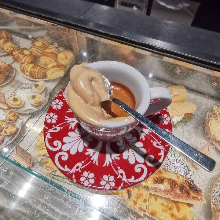 photo of Caffè Napoli Espresso cremoso shared by @posataverde on  07 Apr 2024 - review