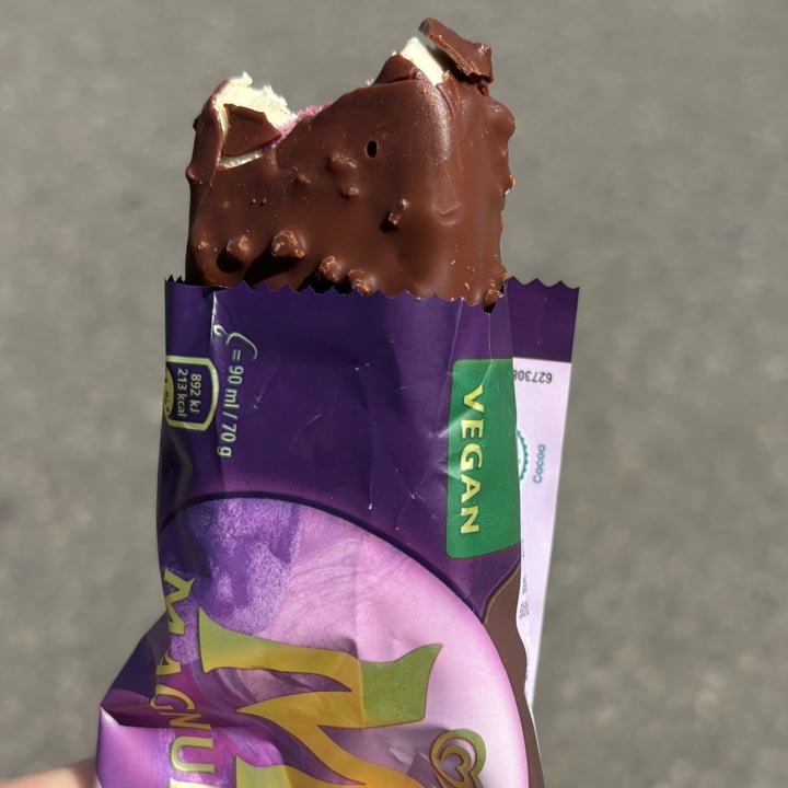 photo of Magnum Chill Blueberry Cookie shared by @futurerama on  02 Jun 2024 - review