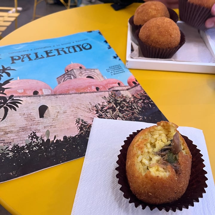photo of Sfrigola Palermo Arancina mixto grill shared by @elisalu on  02 Feb 2025 - review