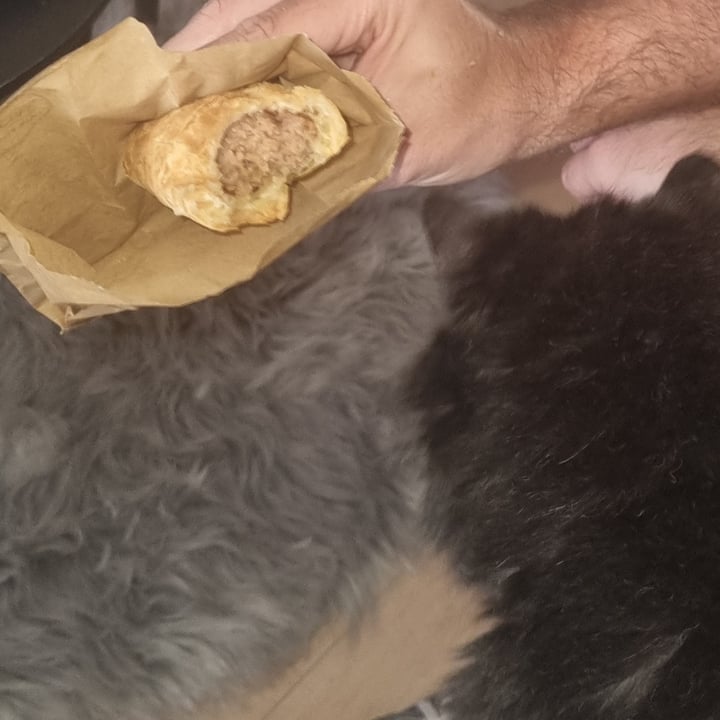 photo of Woolworths Food Plantlove sausage roll shared by @sunshineyum on  01 Apr 2024 - review
