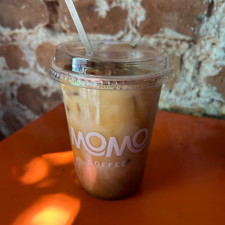 photo of MOMO Coffee - Roma Norte Pumpkin spice latte frío con leche avena shared by @zullybee on  06 Oct 2025 - review