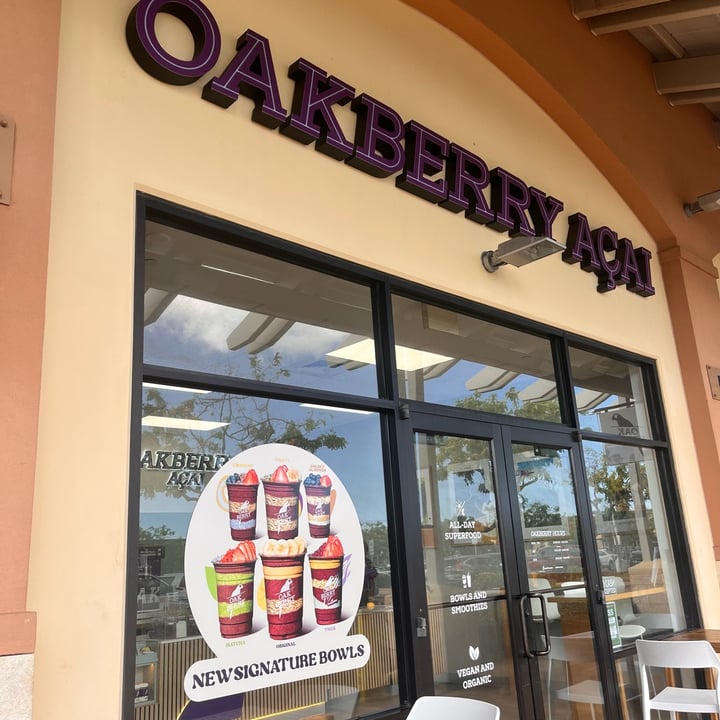 photo of OAKBERRY Açaí Pistachio Sauce Açai Bowl shared by @bandita on  05 Oct 2025 - review