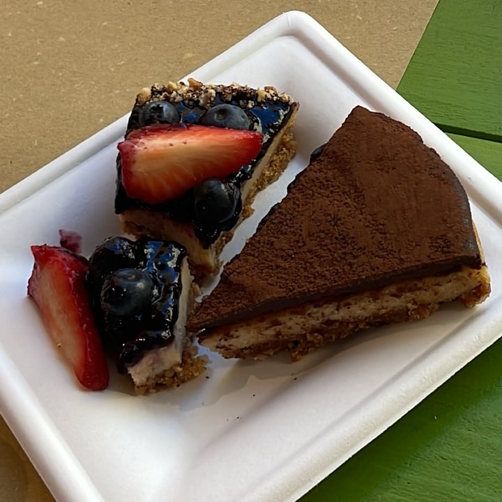 photo of Mangia la Foglia bio srl Cheesecake Al Cioccolato shared by @hwi-noree on  17 Mar 2024 - review