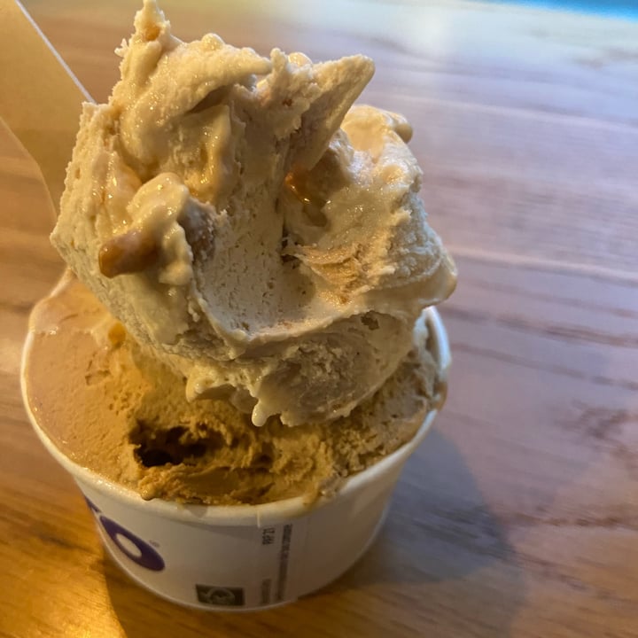 photo of Gelateria Baires 1997 coppetta torta di mele e alproccino shared by @aledece on  09 Oct 2025 - review