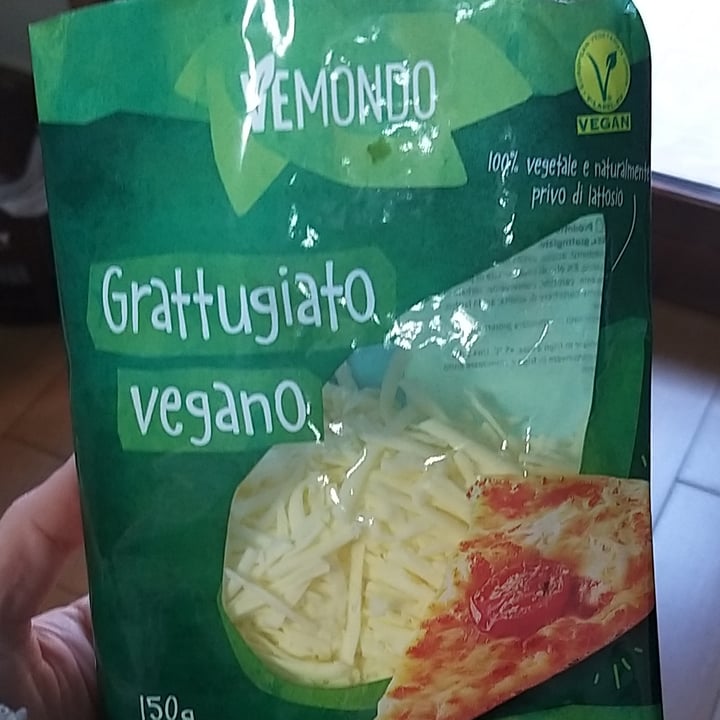 photo of Vemondo grattuggiato vegano shared by @skiriz on  04 Feb 2024 - review