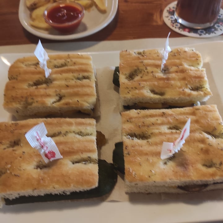 photo of Sabry e Max Focaccia Genovese shared by @daikon on  25 May 2024 - review