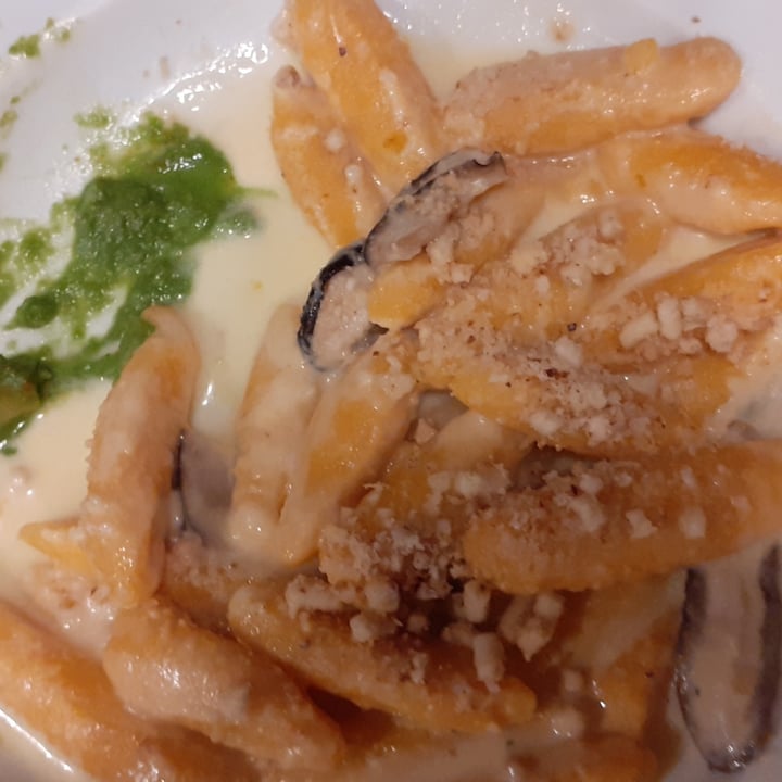 photo of La Colubrina Gnocchi Di Zucca Con Crema Al Cocco E Funghi Shitake shared by @liliangore on  23 Nov 2023 - review