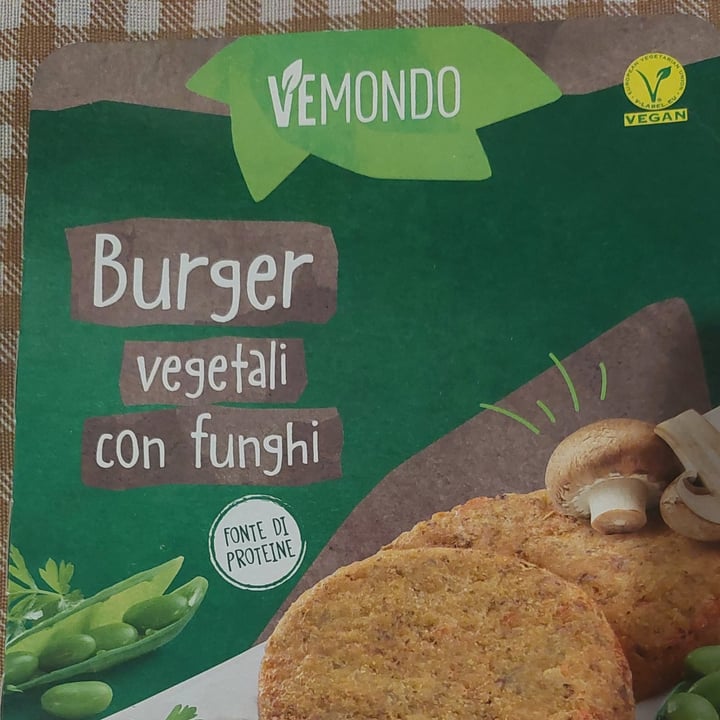 photo of Vemomdo Burger vegetali con Funghi shared by @strange on  19 Jun 2024 - review