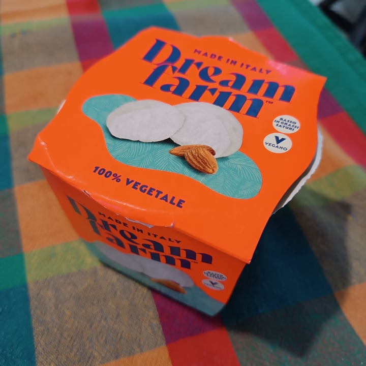 photo of Dream Farm Alternativa vegetale alla mozzarella shared by @elyyveg on  27 Jun 2025 - review