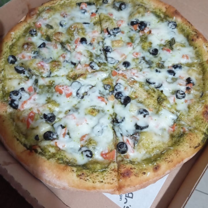 photo of Rigo's Vegan Pizza Pizza Caprese shared by @omarchelechg on  22 Sep 2024 - review