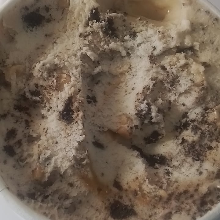 photo of Vemondo Veganes Eis Peanut Butter and Cookies shared by @thegermantrashpanda on  21 Mar 2024 - review
