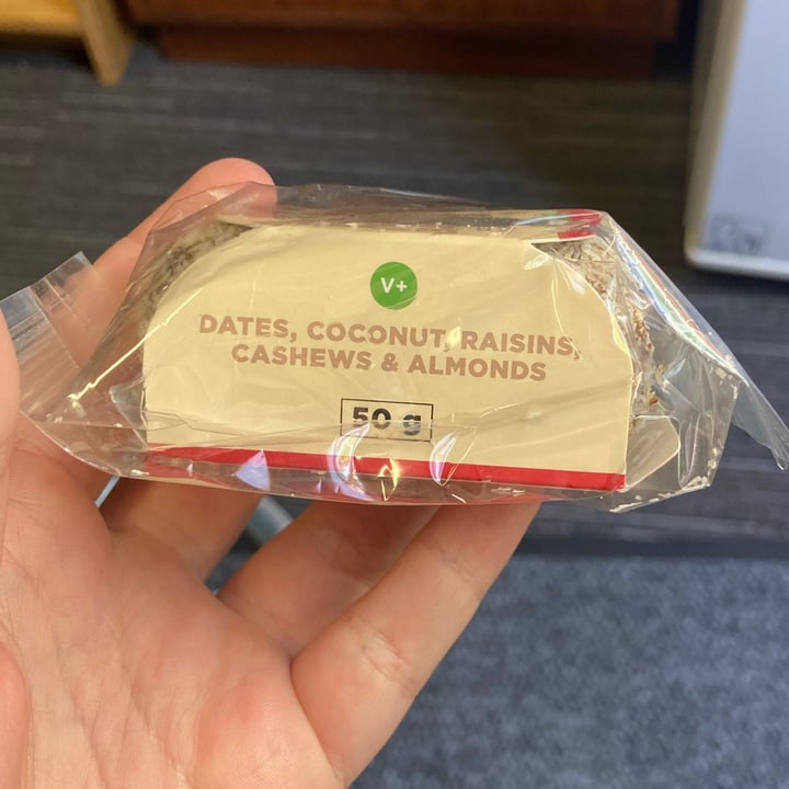 photo of Vida e caffe coconut & cashew date balls shared by @catherinews on  24 Oct 2024 - review