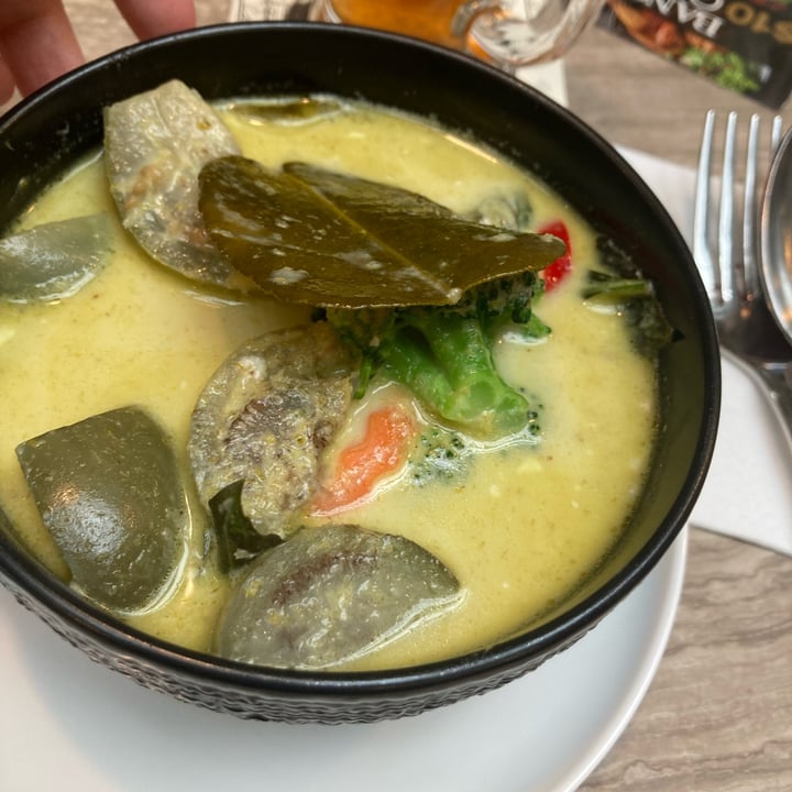 photo of Bangkok Jam Green curry with vegetables shared by @fulfilling on  01 Dec 2023 - review