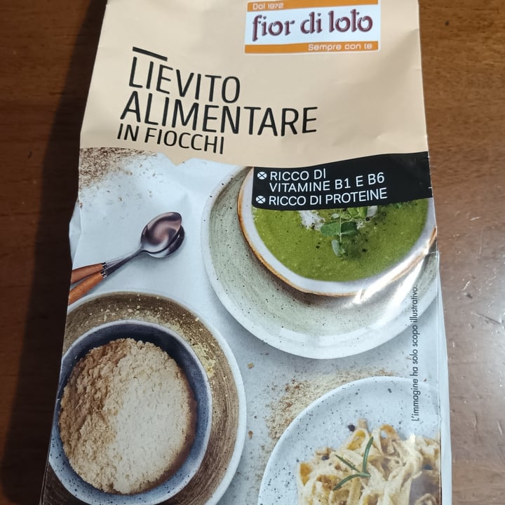 photo of Fior di Loto lievito alimentare in fiocchi shared by @arielasalcini on  25 Feb 2024 - review
