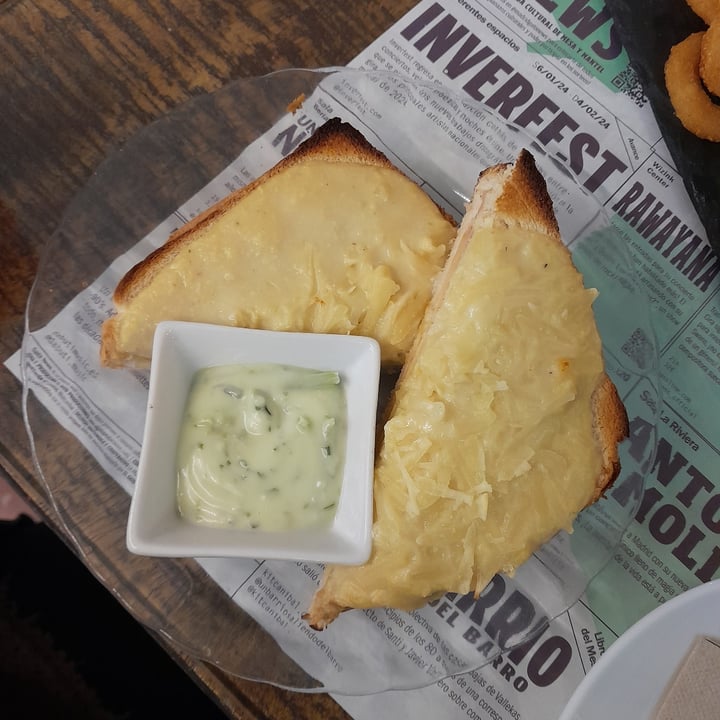 photo of Santa y Pura Vegan Bar sándwich croque monsieur shared by @vviborezna on  05 Dec 2023 - review