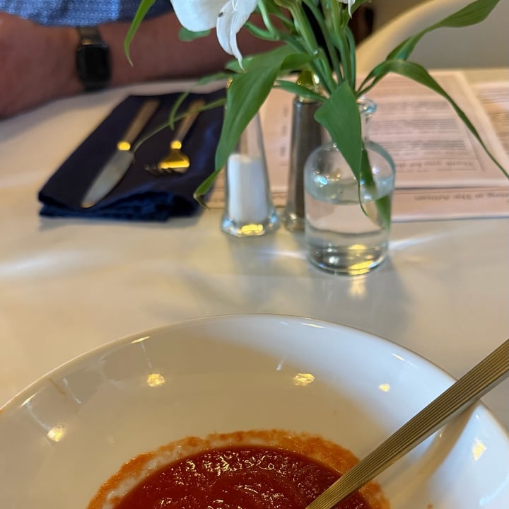 photo of The Artisan at Brick Street Hotel Fresh Tomato Soup shared by @vivalaviolet on  10 Aug 2025 - review