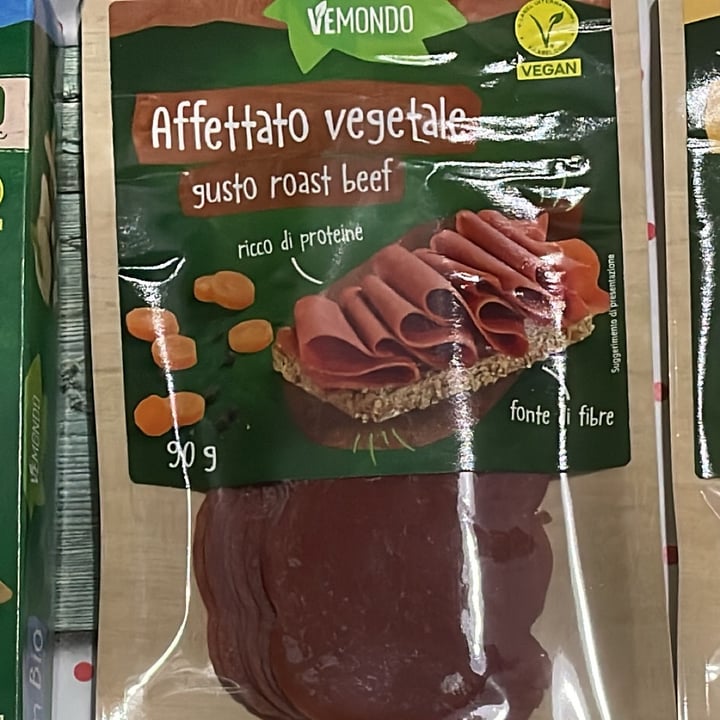 photo of Vemondo affettato vegano roast beef shared by @angelvniello on  03 Jan 2024 - review