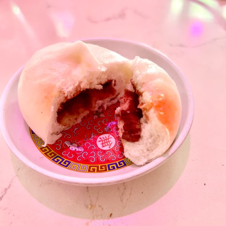 photo of Spicy Moon Vegan Szechuan Red Bean Bun shared by @natsveganfood on  27 May 2024 - review
