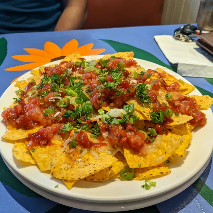 photo of L'Innocent Vegan nachos shared by @teofanaiacob on  03 Aug 2024 - review