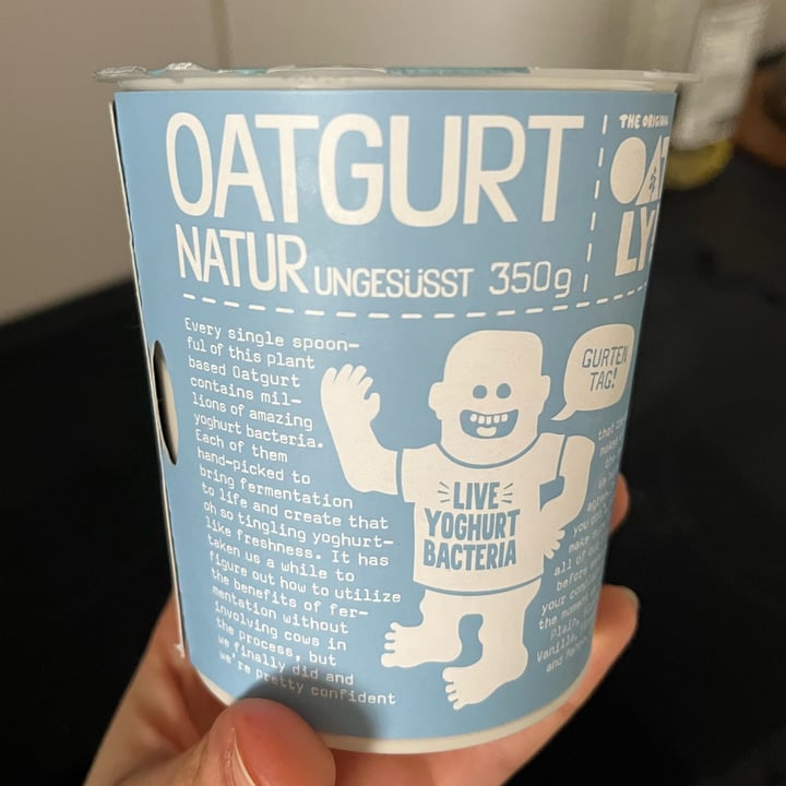 photo of Oatly Oatgurt Plain Unsweetened shared by @alessiatal on  28 Mar 2024 - review