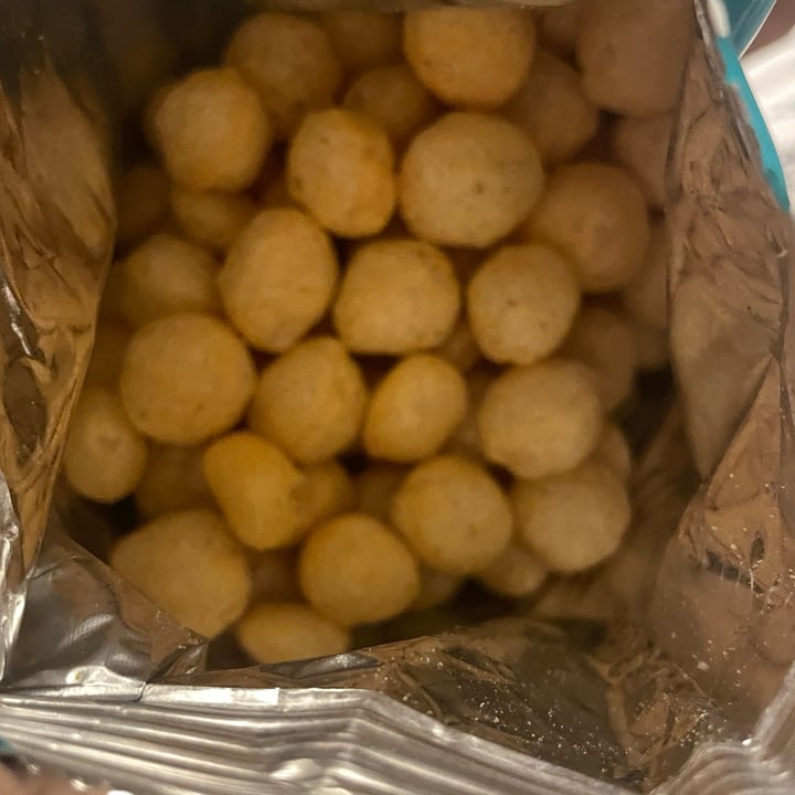 photo of U-snack Vegan crunchy balls Cheddar shared by @veganads on  09 Mar 2024 - review