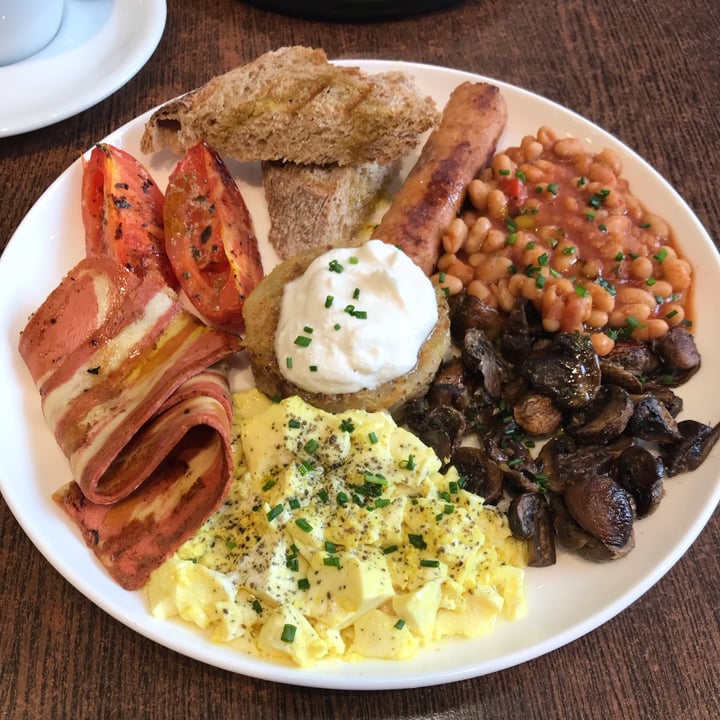 photo of Eqvilibrivm Café Full English Breakfast shared by @scottye on  07 Mar 2024 - review