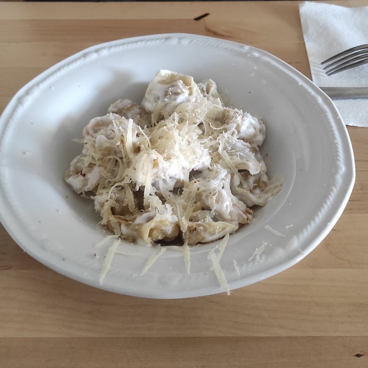 photo of La Vegana Cappelletti con ripieno di seitan shared by @endlessdust on  05 Jan 2024 - review