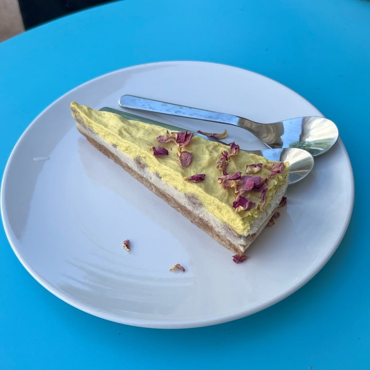 photo of Bistro Raw Vegan Raw cheesecake shared by @malegria on  23 Aug 2025 - review