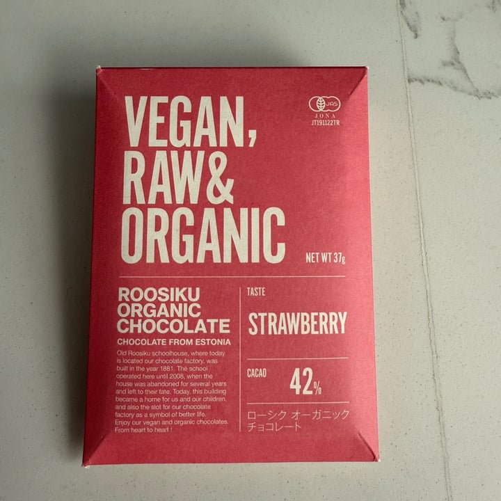 photo of Roosiku Vegan Raw Organic Chocolate - Strawberry shared by @zsuz on  21 Apr 2025 - review