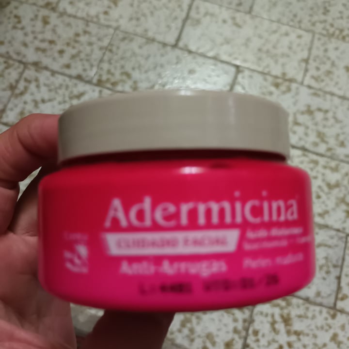 photo of adermicina Crema cuidado facial anti-arrugas shared by @angelesdc1238 on  09 Mar 2024 - review
