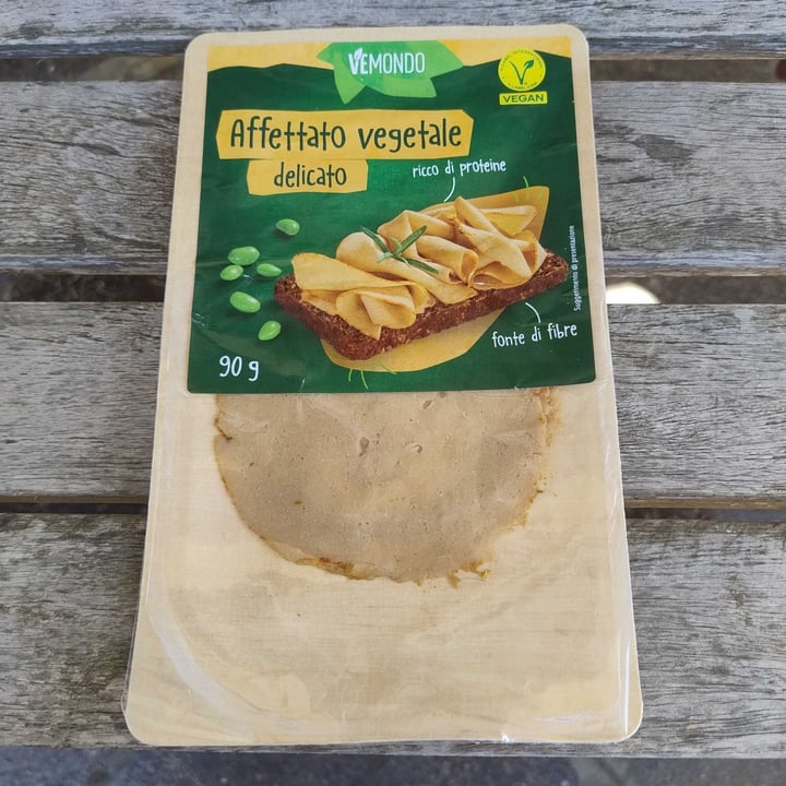photo of Vemondo affettato vegetale delicato shared by @laverbena on  22 Apr 2024 - review