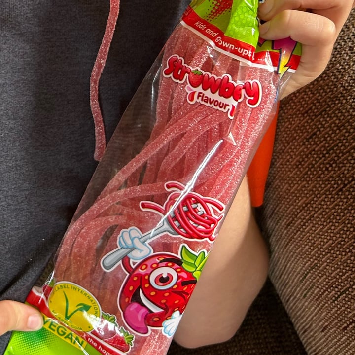photo of Haribo Spaghetti strawberry shared by @maryanarch on  10 Aug 2025 - review