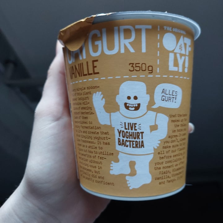 photo of Oatly oatgurt vanille shared by @frendssnotfood on  07 May 2024 - review