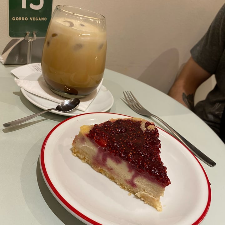 photo of Gordo Vegano Cheesecake con frutos rojos shared by @victoriagimenezzz on  20 Dec 2023 - review