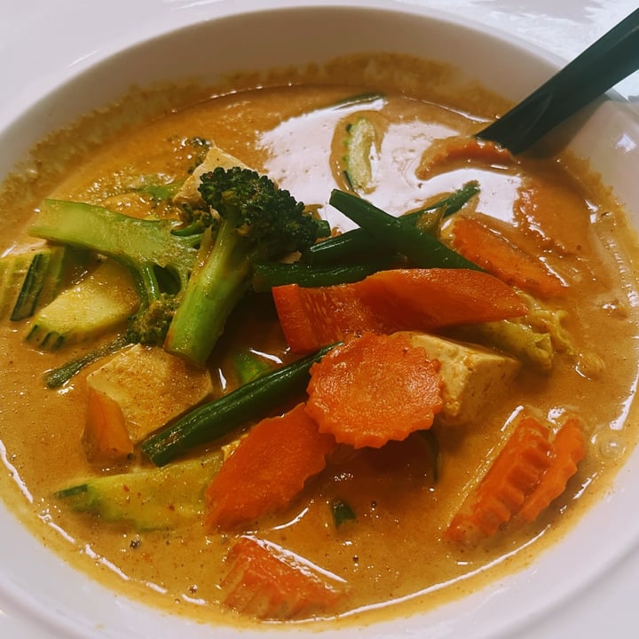 photo of Golden Triangle Cuisine Panang Curry shared by @trashpicksticks on  24 Jan 2024 - review