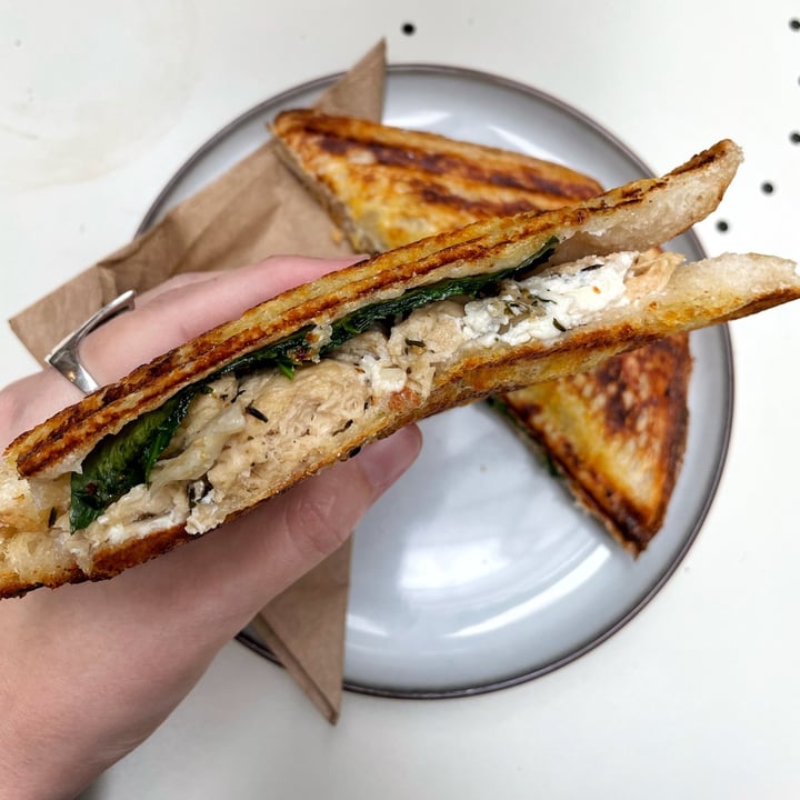 photo of UNION KIOSK Roast Veg Chicken Spinach and Yay Feta Jaffle shared by @veggi-bella on  07 Sep 2023 - review