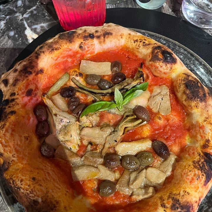 photo of Cartapaglia Pizza & Gin Pizza Capricciosa Senza Prosciutto E Mozzarella shared by @vulcanoattivo on  11 Dec 2023 - review