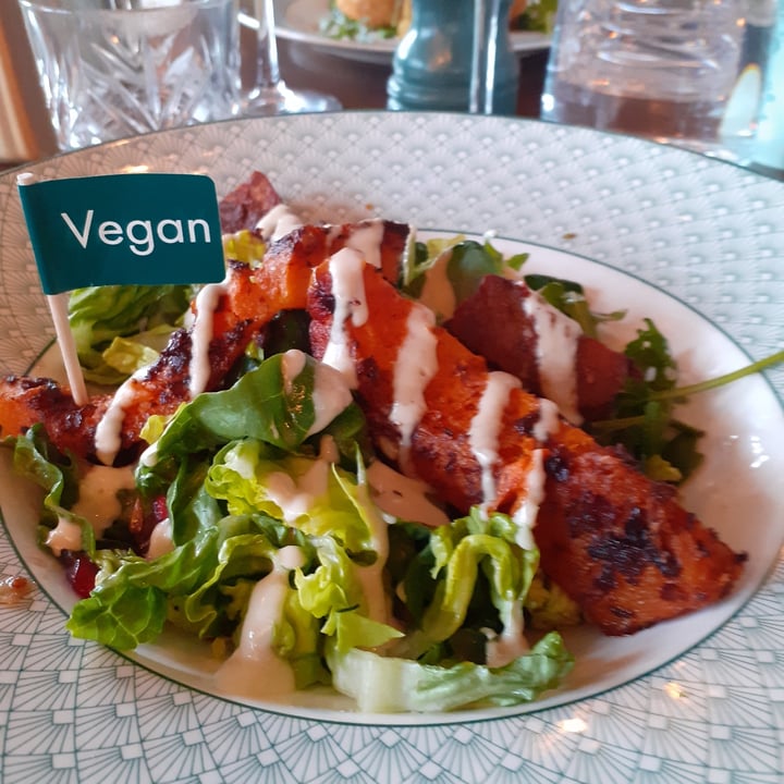 photo of Cosy Club Vegan Warm harissa baked squash salad shared by @lucylou77 on  04 Apr 2024 - review