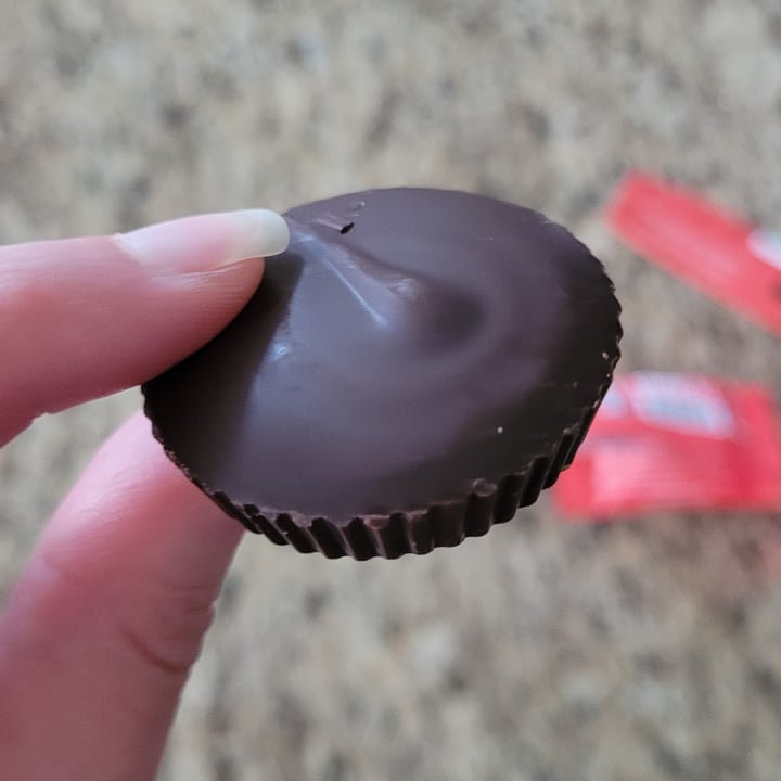 photo of UNREAL Dark Chocolate Peanut Butter Cups shared by @yourfriendjen on  15 Aug 2025 - review