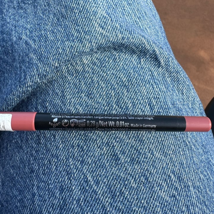 photo of Essence Cosmetics Lip liner stay 8 shared by @antiasampedro on  08 May 2024 - review