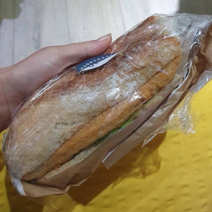 photo of Coop City Marktgasse Baguette Schnitzel Vegan shared by @tania- on  17 Dec 2023 - review