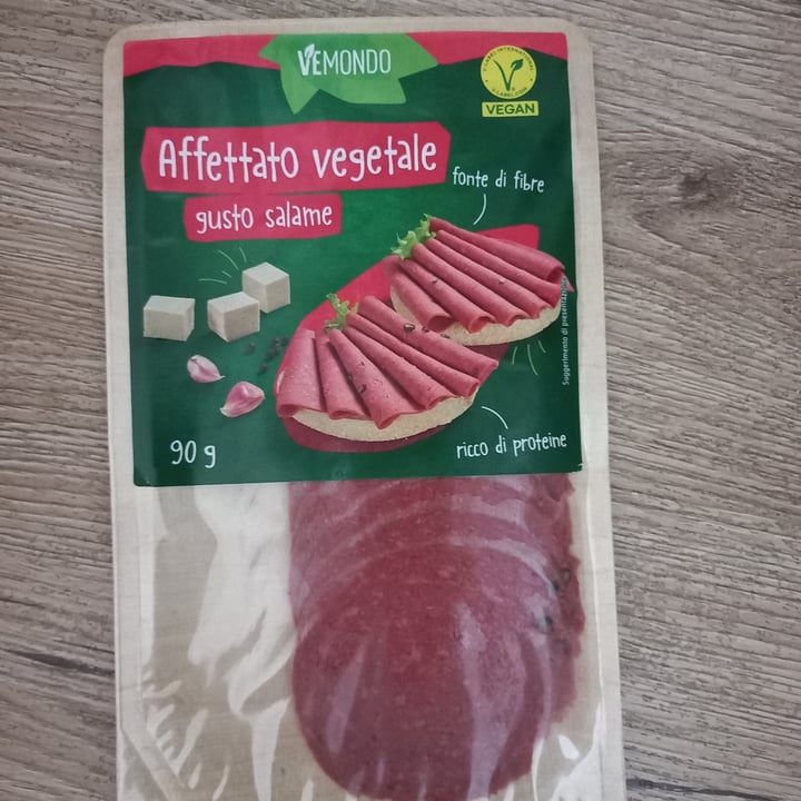 photo of Vemondo Affettato Vegetale Gusto Salame shared by @drone53 on  04 Sep 2023 - review
