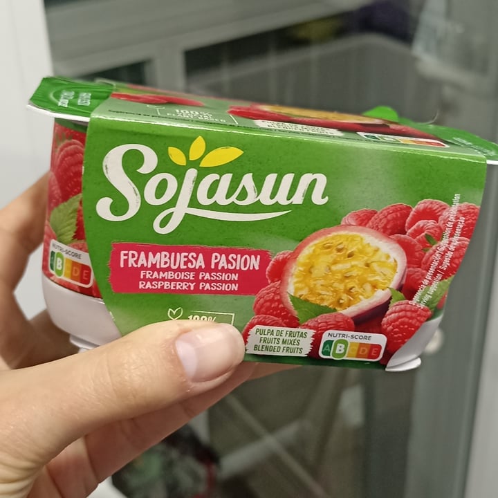 photo of Sojasun yogur frambuesa pasión shared by @leiremarcs on  12 Apr 2025 - review